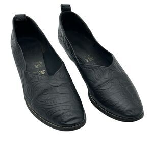 Tic Tac Toes Dance Shoes Embossed Black Leather Upper‎ Kitten Heel 8 1/2